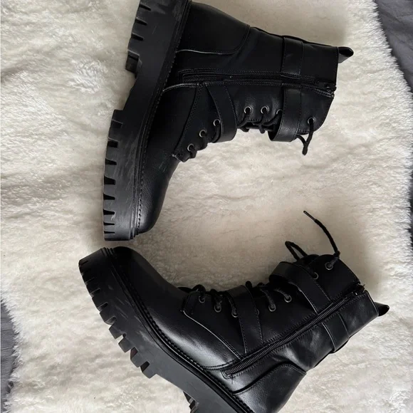 Sincerely Jules Black Combat Boots - Picture 2 of 4